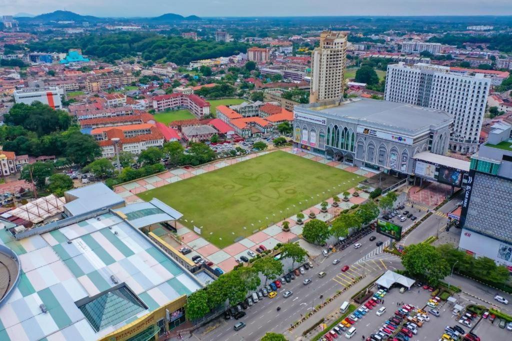 Hatten Place Melaka Kültér fotó Aerial view of the park